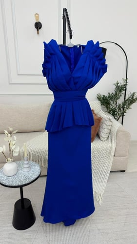 فستان سارة نيلي