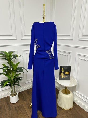 فستان نيلي مطرز ورده