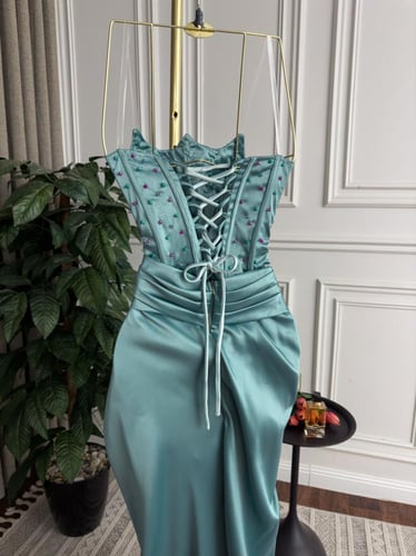 فستان شهد مطرز