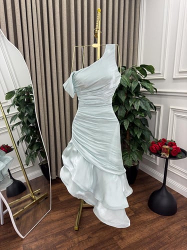 فستان منيره سماوي