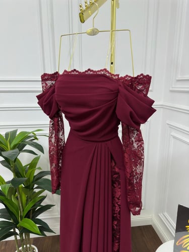 فستان ناعم عودي