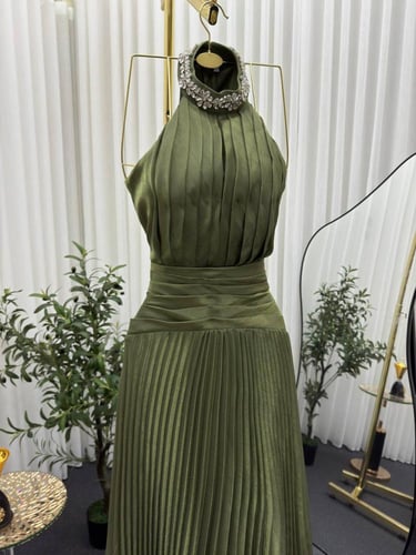 فستان سهره زيتي بكسرات