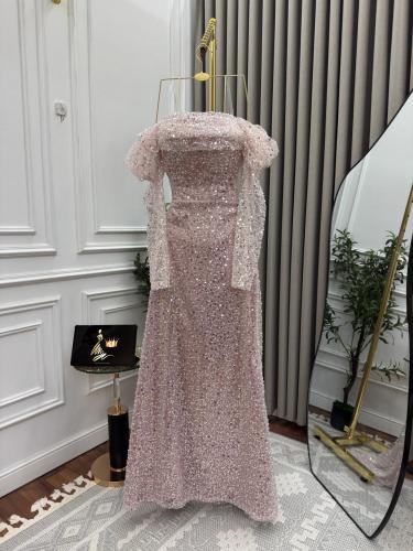 فستان سهره لحمي ذيل من خلف