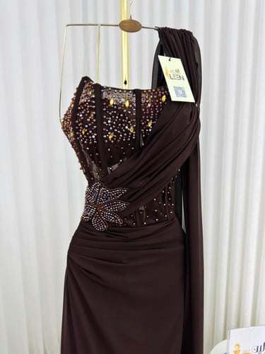 فستان بني سهره