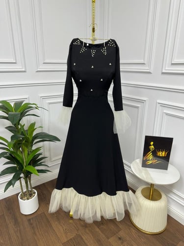 فستان كم فصوص