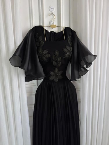 فستان ناعم قصير اسود