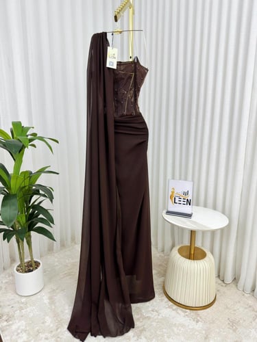 فستان بني سهره