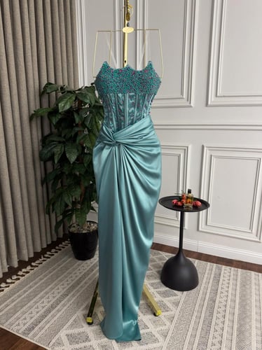 فستان شهد مطرز