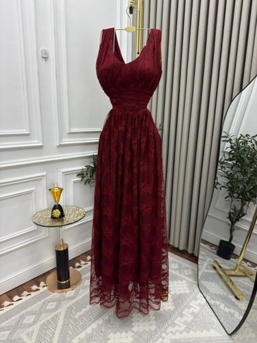 فستان دانتيل