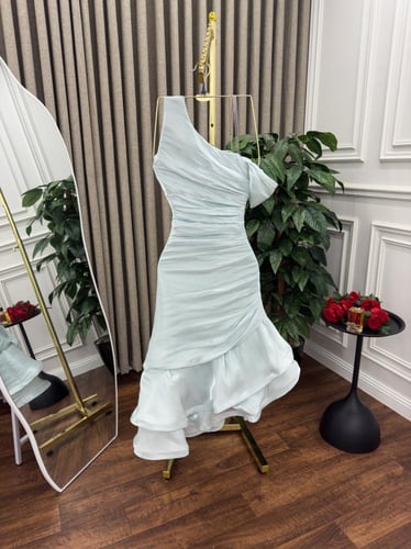 فستان منيره سماوي