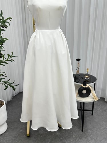 فستان ناعم ابيض