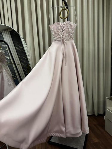 فستان ميار مطرز دبل كلوش لحمي