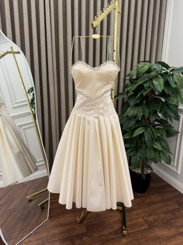 فستان فصير مطررز راقي