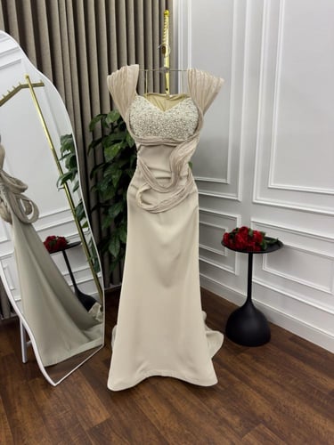 فستان سهرة بيج فصوص