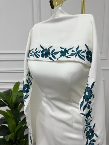 فستان أوف وايت راقي