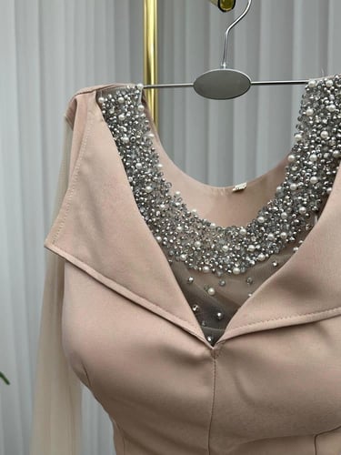 فستان راقي مطرز