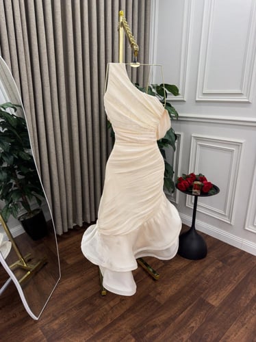 فستان منيره بيج