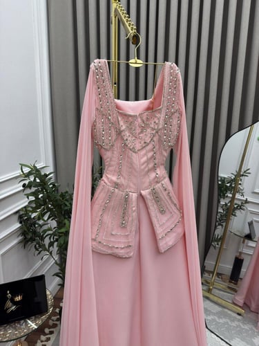 فستان سهره راقي بنك كم طويل