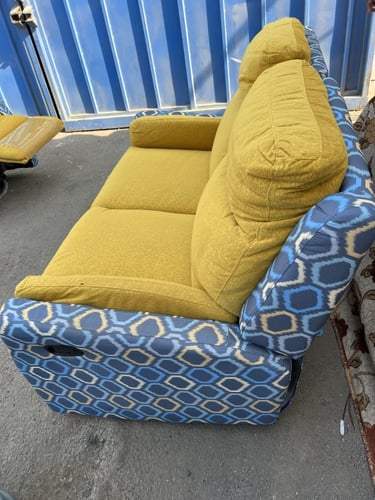 كنبه استرخاء صيني شخصان لون ازرق مع اصفر