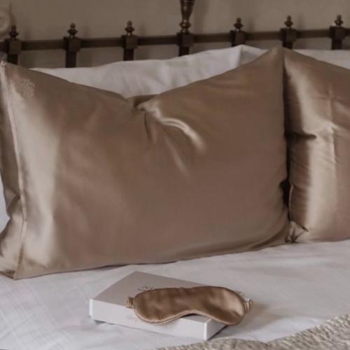 بكج غطاء وسادة حرير ، ماسك عين، قفاز تقشير