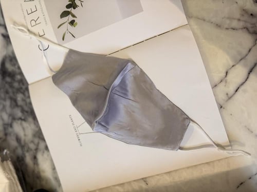 كمامات حرير 100٪ بمثبت للانف سلس