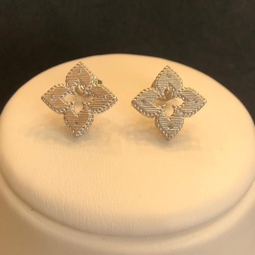 حلق ذهب ابيض