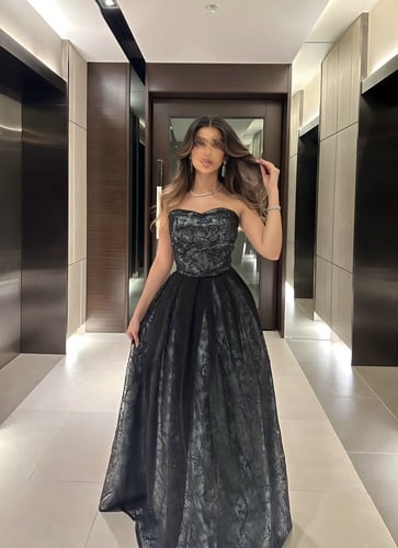 BLACK DRESS