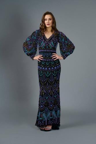 فستان بألوان مميز، ضيق بأكمام