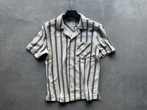 BLUE AND WHITE SHIRT