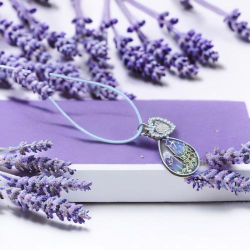 عقد من الريزن