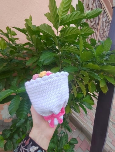 دمية 2في 1 (باقة وردة وعروسة) كروشيه