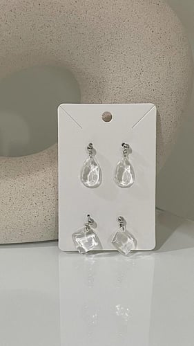 حلقان كريستال ريزن – لمسة أنيقة لإطلالتك