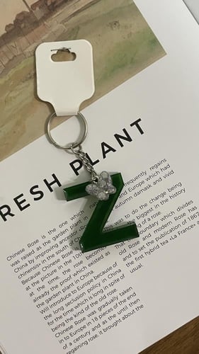 تعليقة مفاتيح بحرفك المميز – تصميم يدوي فريد من ال...