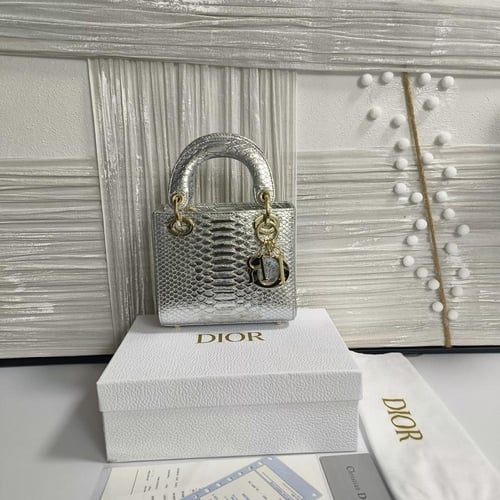 شنطه ماركه ديور