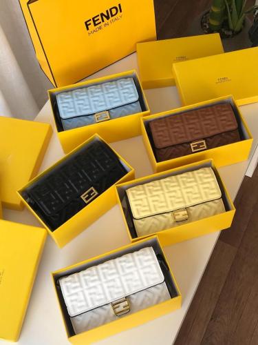 شنطه ماركه فندي