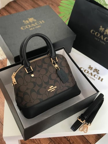 شنطه ماركه كوتش