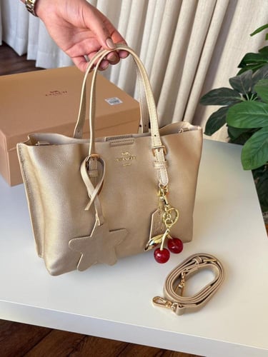 شنطه ماركه كوتش