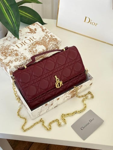 شنطه ماركه ديور