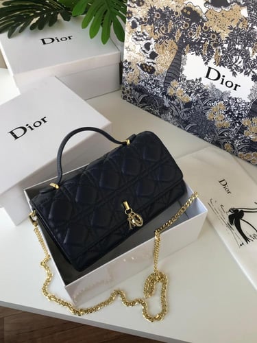 شنطه ماركه ديور