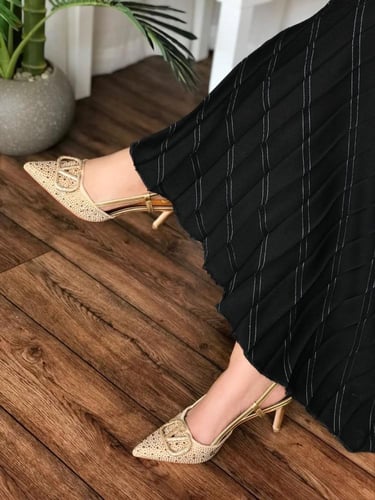 كعب ماركه فالنتينو كريستال