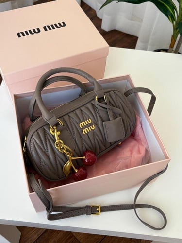 شنطه ماركه ميو ميو صغير