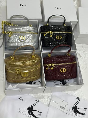 شنطه ماركه ديور ميني لمعه