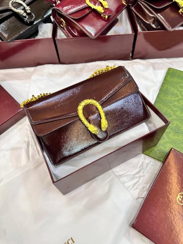 شنطه ماركه قوتشي