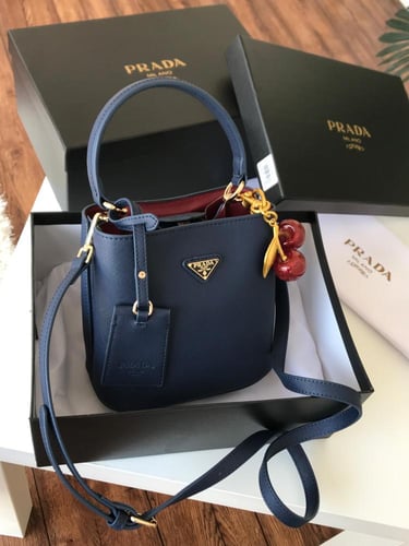 شنطه ماركه برادا