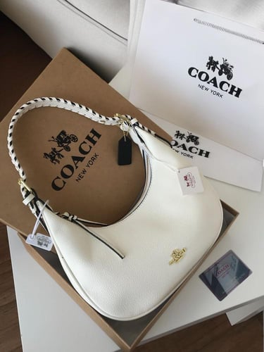 شنطه ماركه كوتش