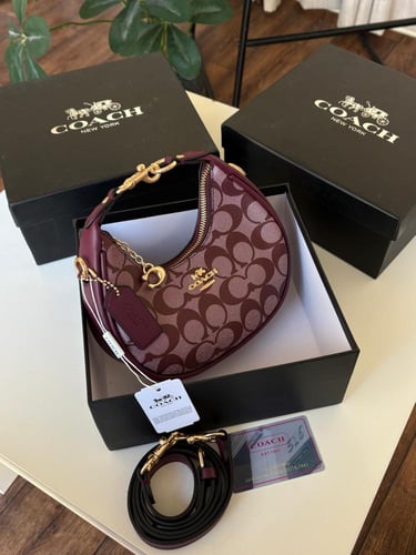 شنطه ماركه كوتش صغير