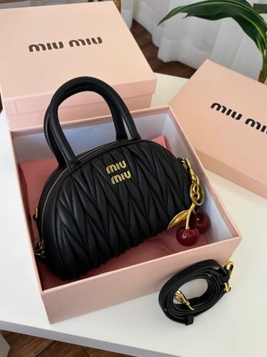 شنطه ماركه ميو ميو