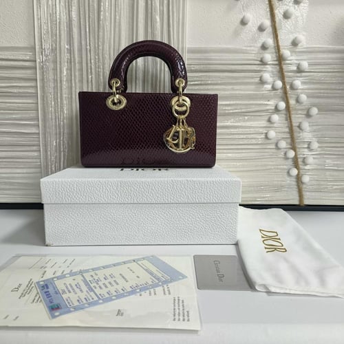 شنطه ماركه ديور