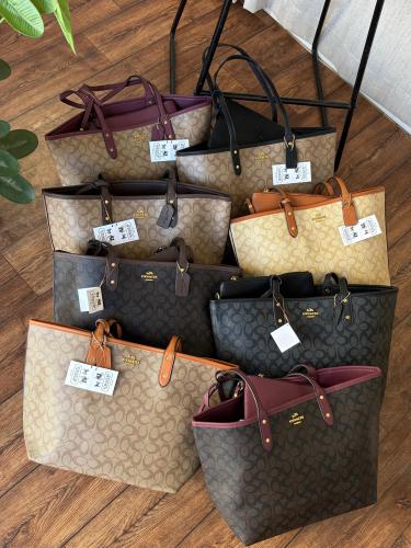 شنطه ماركه كوتش توت باق