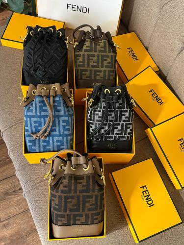 شنطه ماركه فندي